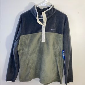 NWT Columbia 1/4 Button Up